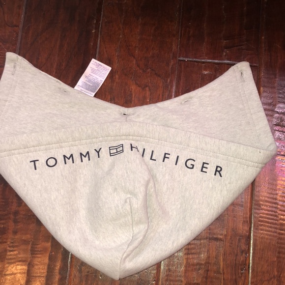 Really pretty Tommy Hilfiger Jean jacket w/hoodie - Picture 6 of 9